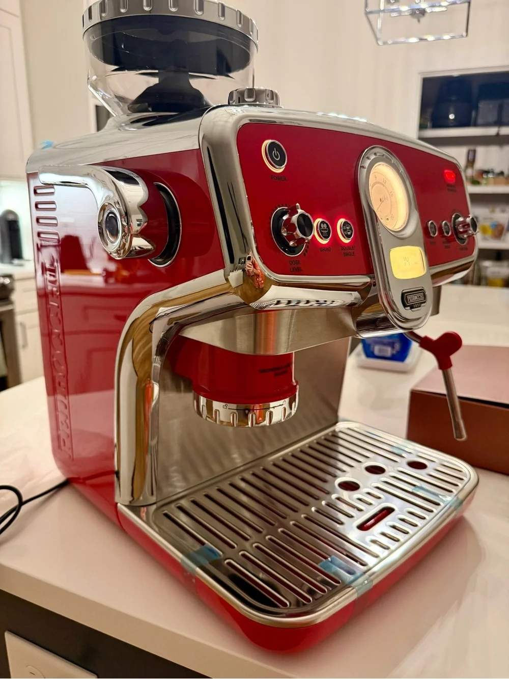 Retro style brand new espresso machine - cold brew & espresso features